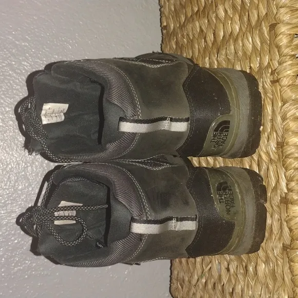 The North face Men's Snowsquall Mid Winter Boot Hydroseal Waterproof 12