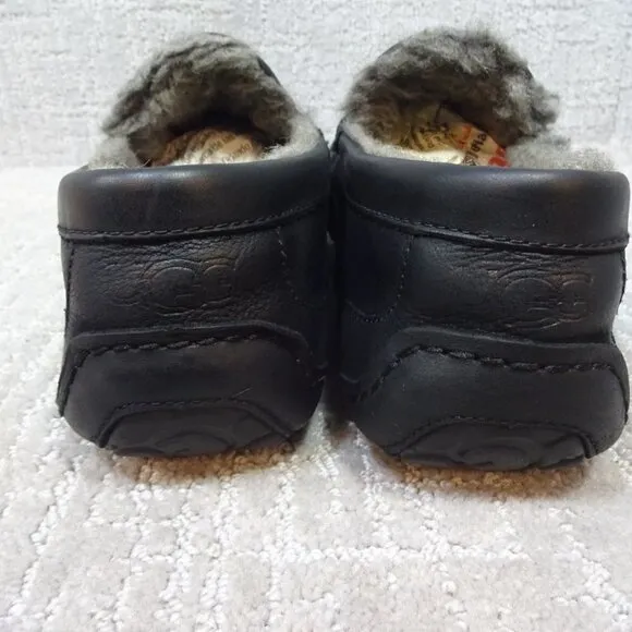 Ugg Ascot Mens Size 12 US Black Leather Sheepskin Slipper Moccasin 1103889W