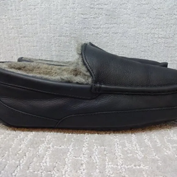 Ugg Ascot Mens Size 12 US Black Leather Sheepskin Slipper Moccasin 1103889W