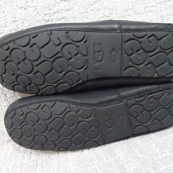 Ugg Ascot Mens Size 12 US Black Leather Sheepskin Slipper Moccasin 1103889W