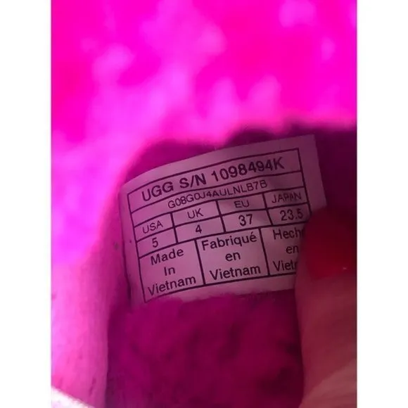 UGG Fluff Yeah big kid's girl pink slide sandal logo strap size 5