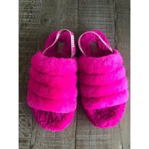 UGG Fluff Yeah big kid's girl pink slide sandal logo strap size 5