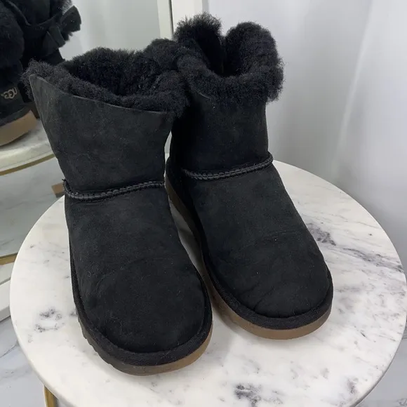 UGG Girls Black Bow Sheepskin Boots 🐑✨
