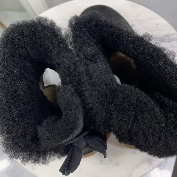 UGG Girls Black Bow Sheepskin Boots 🐑✨