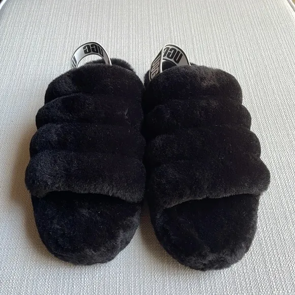 UGG K Fluff Yeah Slide Sandal - BLACK - BIG KIDS SIZE 6 / EU 38